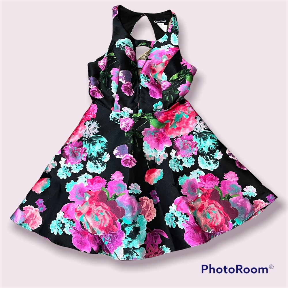Floral semi formal mini dress!
